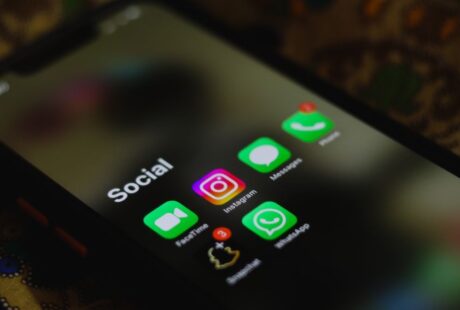 Sosiale Medier: En Inngående Utforskning av Dagens Digitale Landskap